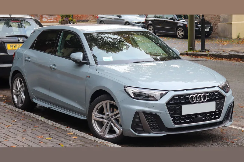 ภาพรถ Audi A1 Sportback ตัวถัง GB (2019-ปัจจุบัน) คันจริง ใช้ประกอบการเลือกไซซ์ยางให้ตรงรุ่น