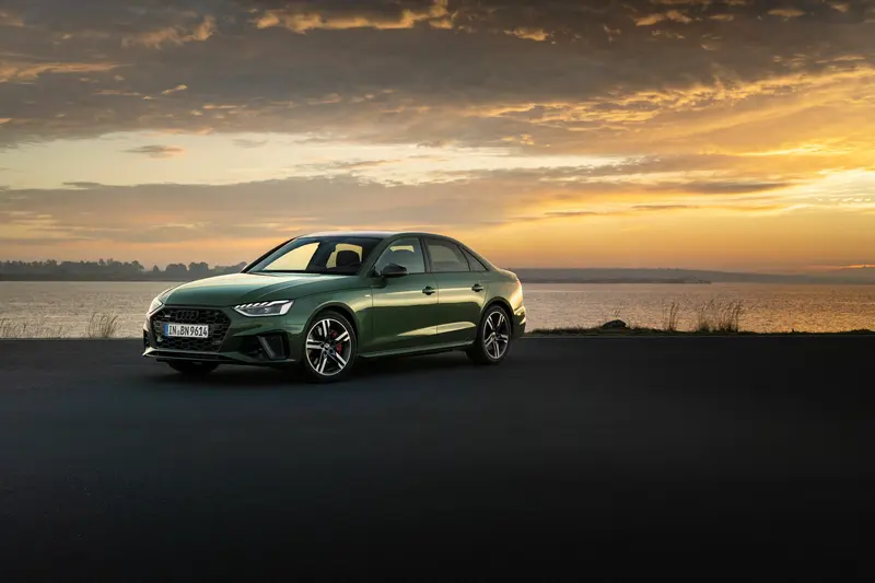 ภาพรถ Audi A4 ของแท้จากสื่อทางการของผู้ผลิต ใช้ประกอบการเลือกไซซ์ยางให้ตรงรุ่น