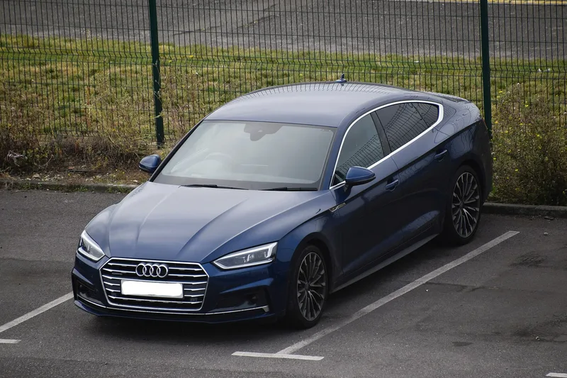 ภาพรถ Audi A5 Coupé / Sportback ตัวถัง F5 (2017-2024) คันจริง ใช้ประกอบการเลือกไซซ์ยางให้ตรงรุ่น