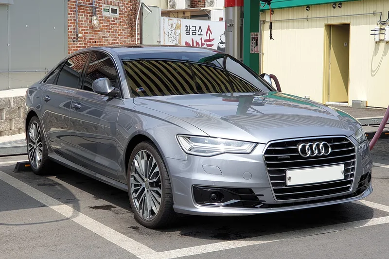 ภาพรถ Audi A6 ตัวถัง C7 (2011-2018) คันจริง ใช้ประกอบการเลือกไซซ์ยางให้ตรงรุ่น