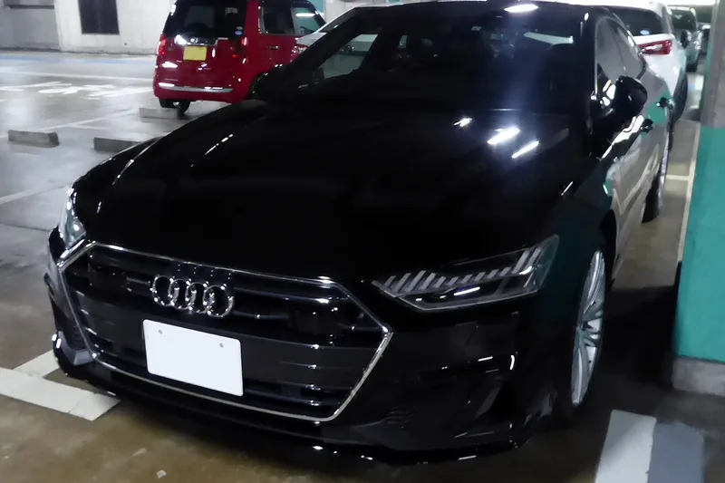 ภาพรถ Audi A7 Sportback ตัวถัง 4K (2018-ปัจจุบัน) คันจริง ใช้ประกอบการเลือกไซซ์ยางให้ตรงรุ่น