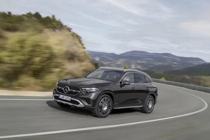 ภาพรถ Mercedes-Benz GLC ของแท้จากสื่อทางการของผู้ผลิต ใช้ประกอบการเลือกรุ่น