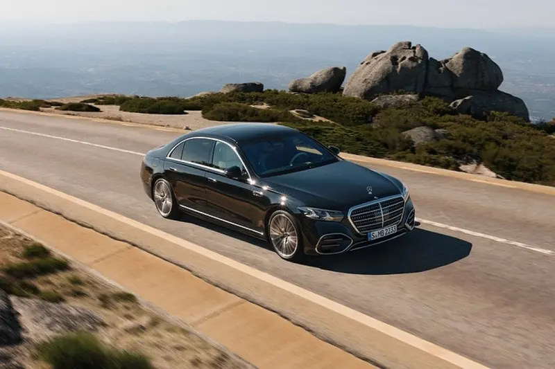 ภาพรถ Mercedes-Benz S-Class ของแท้จากสื่อทางการของผู้ผลิต ใช้ประกอบการเลือกรุ่น