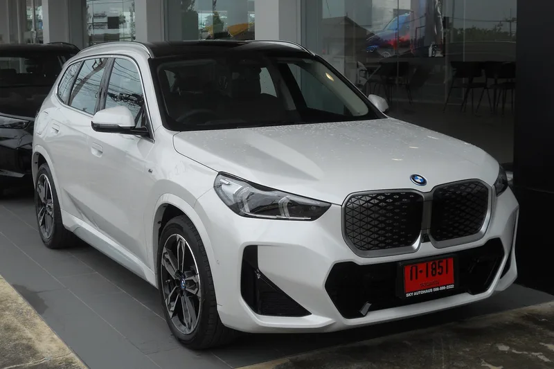 ภาพรถ BMW iX1 คันจริง ใช้ประกอบการเลือกไซซ์ยางให้ตรงรุ่น
