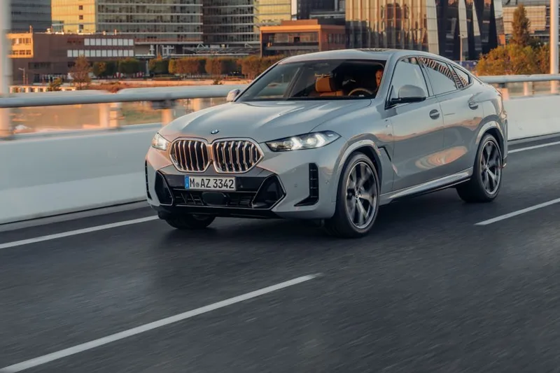 ภาพรถ BMW X6 ของแท้จากสื่อทางการของผู้ผลิต ใช้ประกอบการเลือกรุ่น