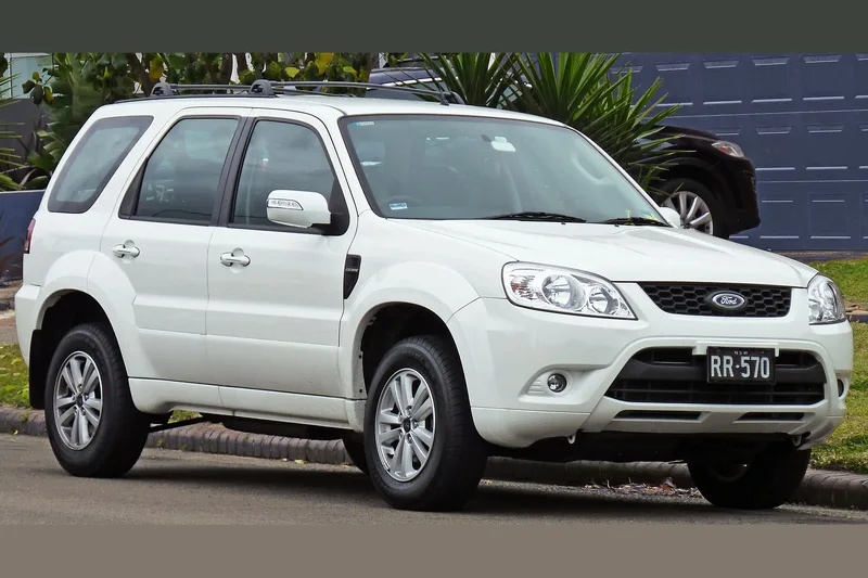 ภาพรถ Ford Escape 2.3L (2008-2012) คันจริง ใช้ประกอบการเลือกไซซ์ยางให้ตรงรุ่น