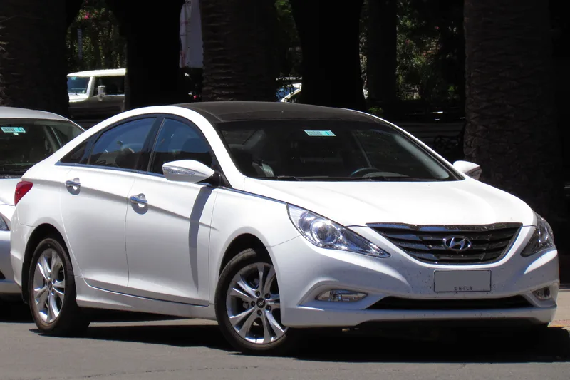 ภาพรถ Hyundai Sonata (NF / YF) 2007-2014 คันจริง ใช้ประกอบการเลือกไซซ์ยางให้ตรงรุ่น