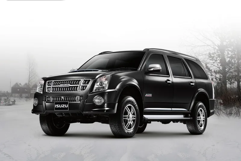 ภาพรถ Isuzu MU-7 ของแท้จากสื่อทางการของผู้ผลิต ใช้ประกอบการเลือกไซซ์ยางให้ตรงรุ่น