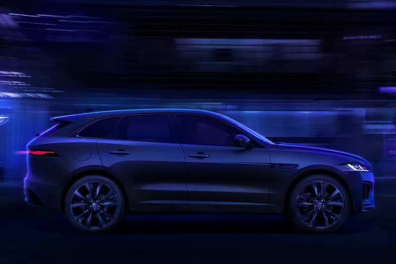 ภาพรถ Jaguar F-Pace ของแท้จากสื่อทางการของผู้ผลิต ใช้ประกอบการเลือกไซซ์ยางให้ตรงรุ่น