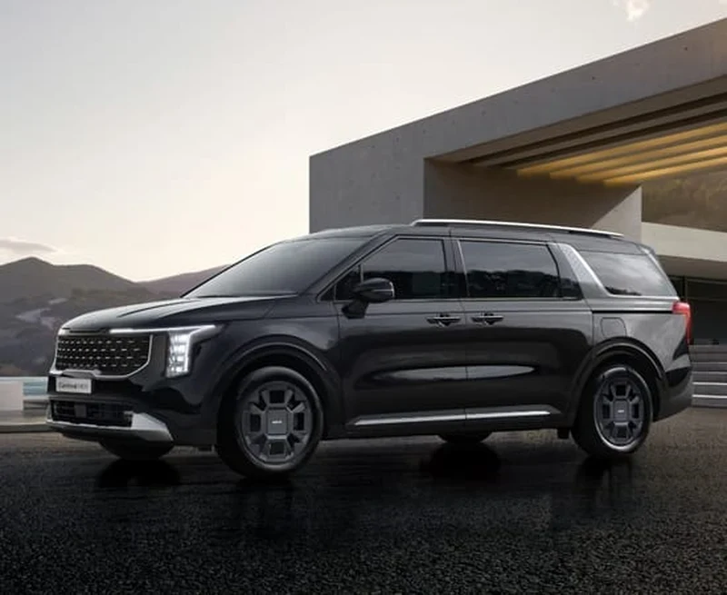 ภาพรถ Kia Carnival ของแท้จากสื่อทางการของผู้ผลิต ใช้ประกอบการเลือกไซซ์ยางให้ตรงรุ่น