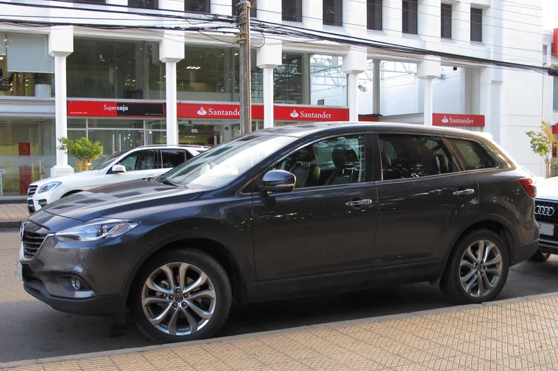 ภาพรถ Mazda CX-9 รุ่นแรก (TB) 2010-2015 คันจริง ใช้ประกอบการเลือกรุ่น