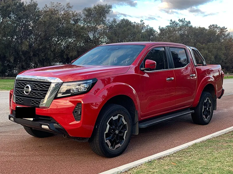 ภาพรถ Nissan Navara คันจริง ใช้ประกอบการเลือกไซซ์ยางให้ตรงรุ่น