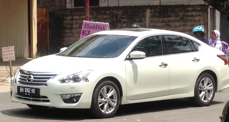 ภาพรถ Nissan Teana คันจริง ใช้ประกอบการเลือกรุ่น