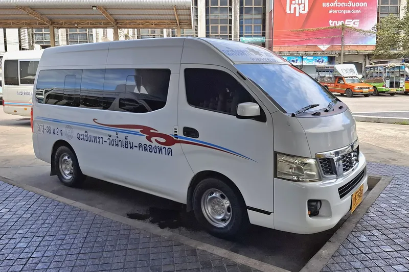 ภาพรถ Nissan Urvan NV350 (2013-2021) คันจริง ใช้ประกอบการเลือกรุ่น