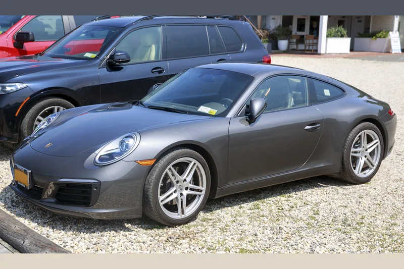 ภาพรถ Porsche 911 ตัวถัง 991 (2012-2019) คันจริง ใช้ประกอบการเลือกรุ่น