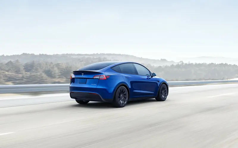 ภาพรถ Tesla Model Y ของแท้จากสื่อทางการของผู้ผลิต ใช้ประกอบการเลือกรุ่น