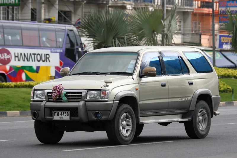 ภาพรถ Toyota Hilux Sport Rider (1998-2004) คันจริง ใช้ประกอบการเลือกไซซ์ยางให้ตรงรุ่น