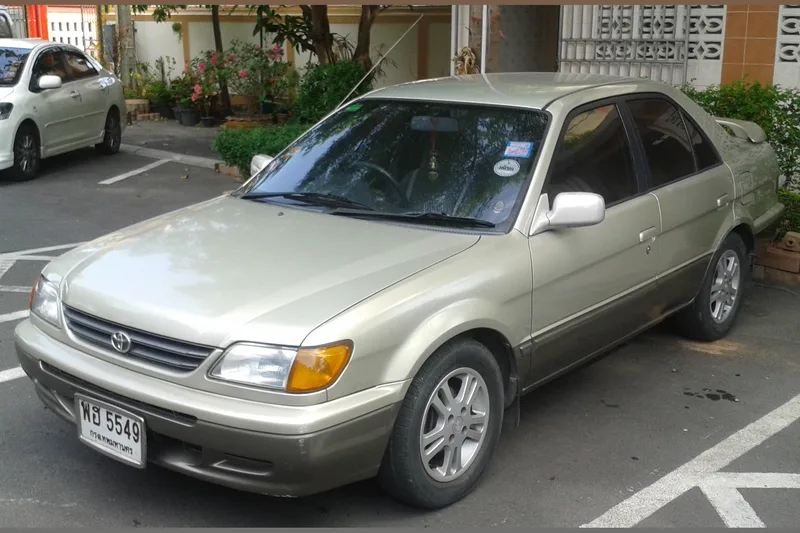 ภาพรถ Toyota Soluna (AL50) 1997-2002 คันจริง ใช้ประกอบการเลือกไซซ์ยางให้ตรงรุ่น