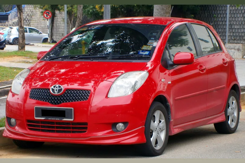 ภาพรถ Toyota Yaris รุ่นที่ 2 (XP90) 2006-2013 คันจริง ใช้ประกอบการเลือกไซซ์ยางให้ตรงรุ่น