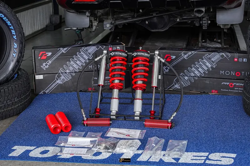 ชุดโช้ค Profender ระบบโมโนทิวบ์พร้อมซับแท็งก์ที่ติดตั้งให้ Pajero Sport ที่ร้าน