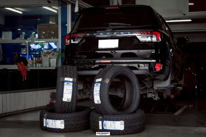 Ford Everest รุ่นใหม่ในร้าน TAIRODGROUP พร้อมยางชุดใหม่ 4 เส้น